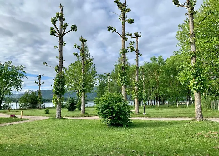Point مكان تخييم *